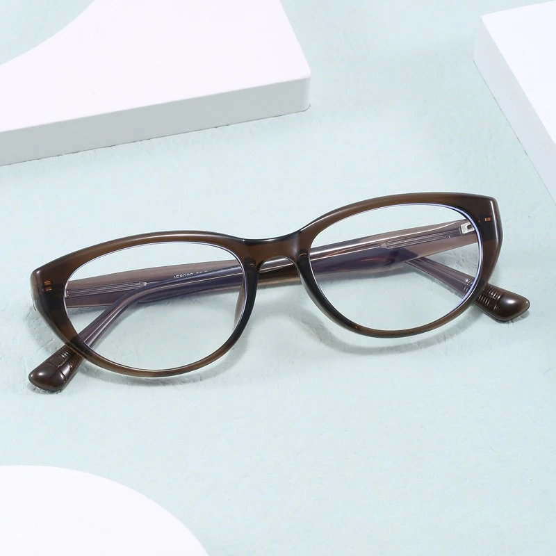 

​​2025 New Cat Eye Anti-Blue Glasses Women Personalized Fashion Frame Street Shot Myopia-Compatible UV400 Trendy Eyewear​​
