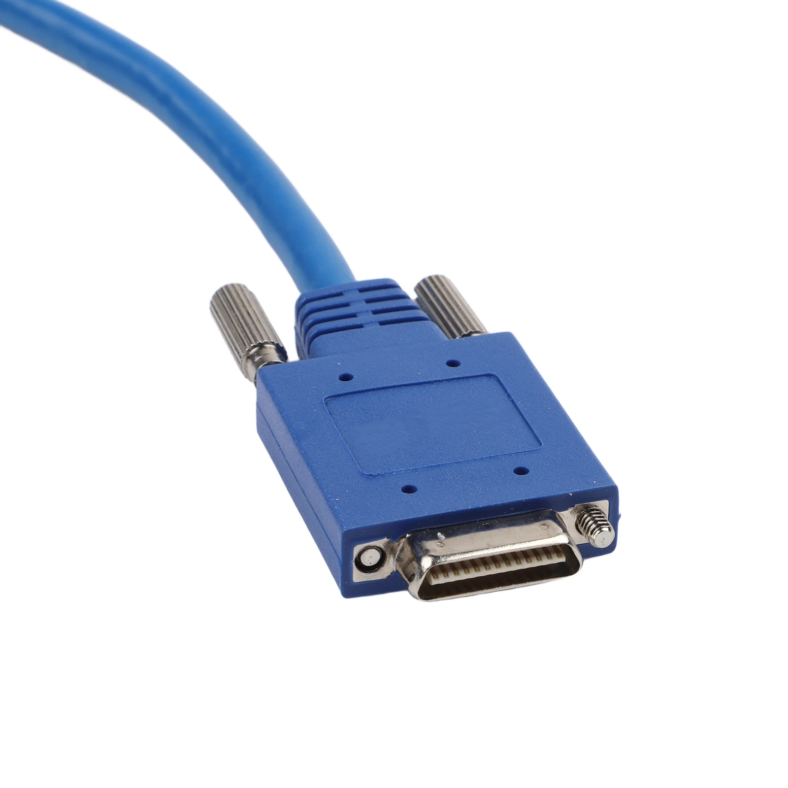 

CAB-SS-2626X Кабель DTE-DCE «Назад-зад» Длина 0,9 м Пластиковый материал Кабель SCSI 26-контактный DCE до 26-контактной сети DTE