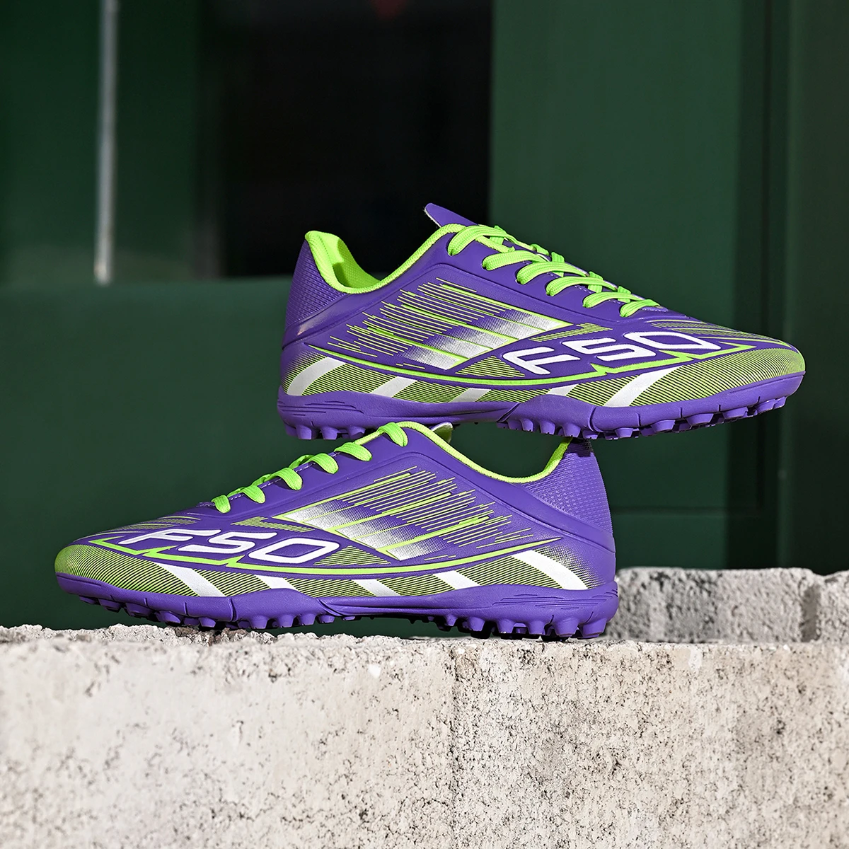 

Professional breathable men's soccer shoes TF broken nail outdoor sports shoes suitable for all seasons soccer shoes