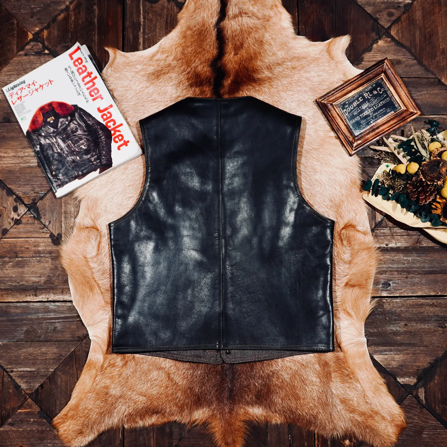 Classic Japanese crew neck locomotive leather horse leather slim fit retro tooling vest