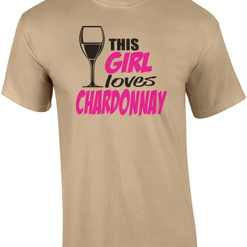 Esta chica ama la camiseta de Chardonnay