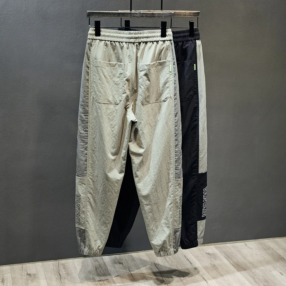 

Летние тонкие мужские повседневные брюки из ледяного шелка, свободные, больших размеров, с охлаждающим эффектом, с манжетами, спортивные, быстросохнущие, модные, длинные брюки