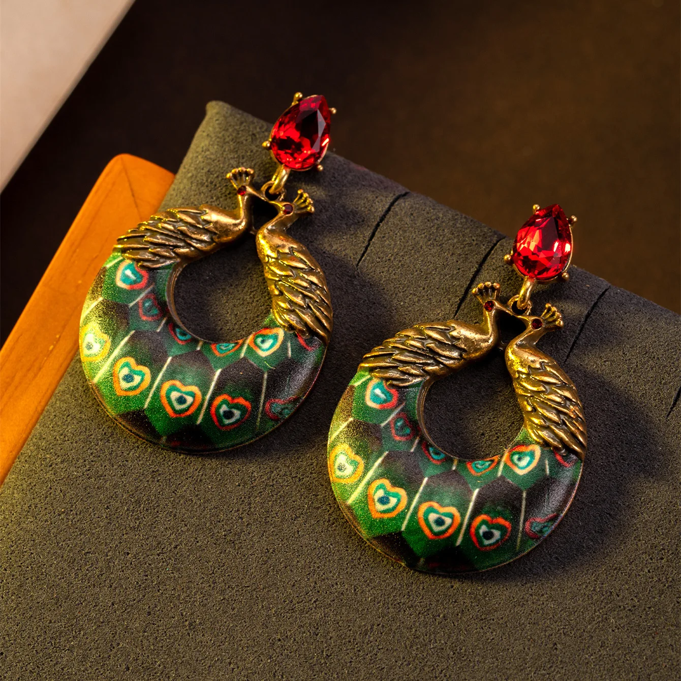 2026 Vintage Earrings High-Quality Palace Style Design Peacock Earrings Heavy Craft Ancient Style Temperament Earring Party Gift