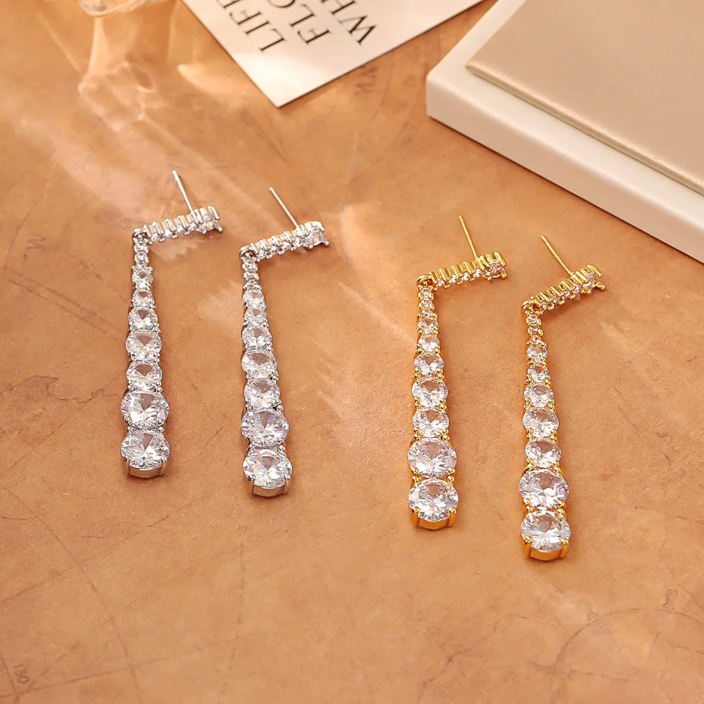 

Fashionable and exquisite design zircon long tassel stud earrings personality earrings light luxury style niche earrings