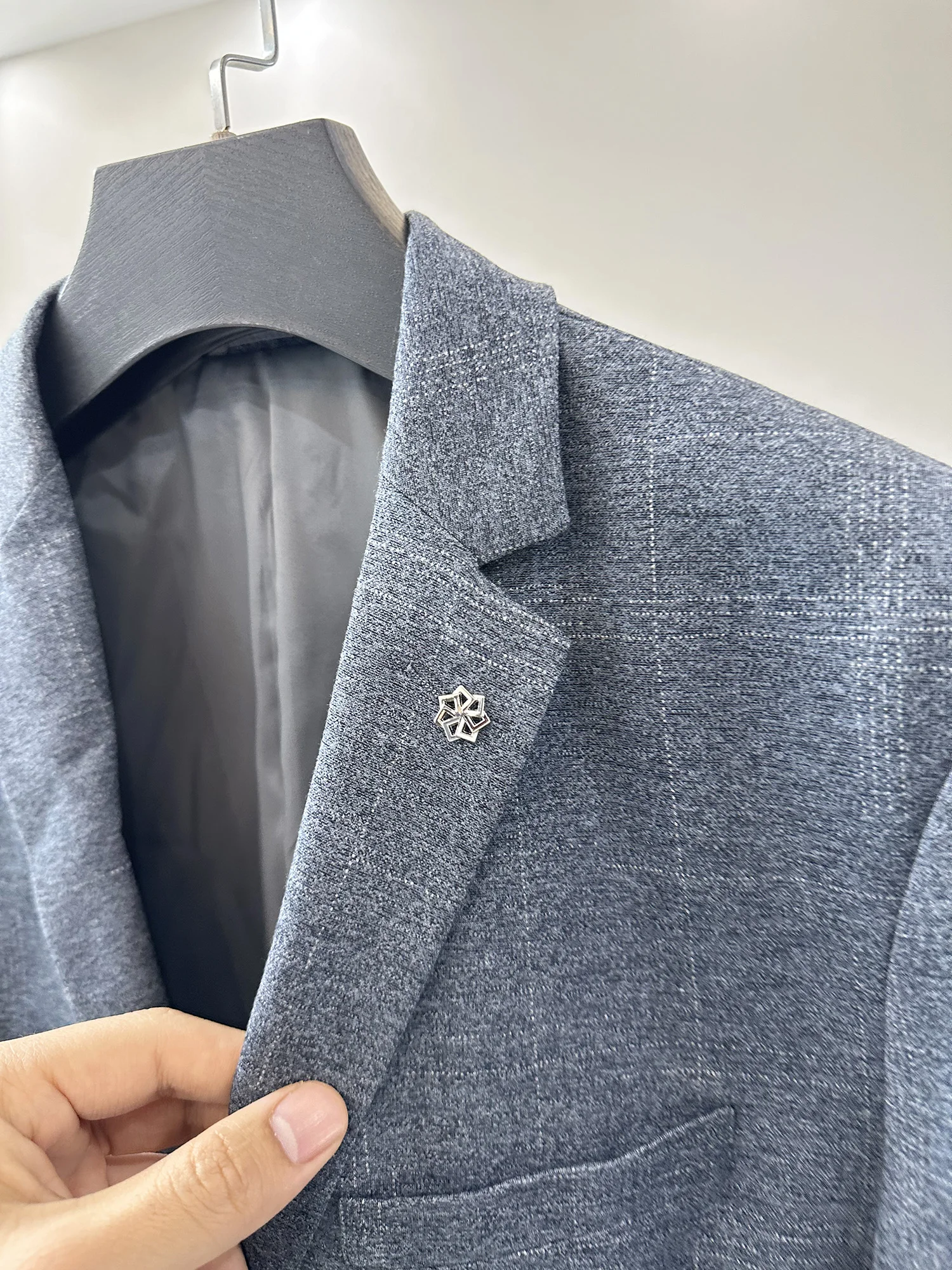 Casual Grey Men's Suiting Jacket Spring Commuter Style Standard Fit Fashion Urban Long Sleeve Two Button Closure Soft Polyest...