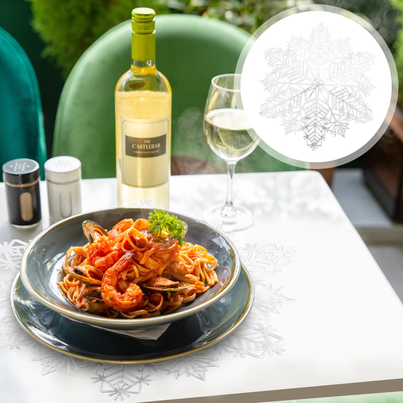 

2Pcs Christmas Placemats Snowflake Design White Table Mats Festive Decor Protection Christmas Placemat