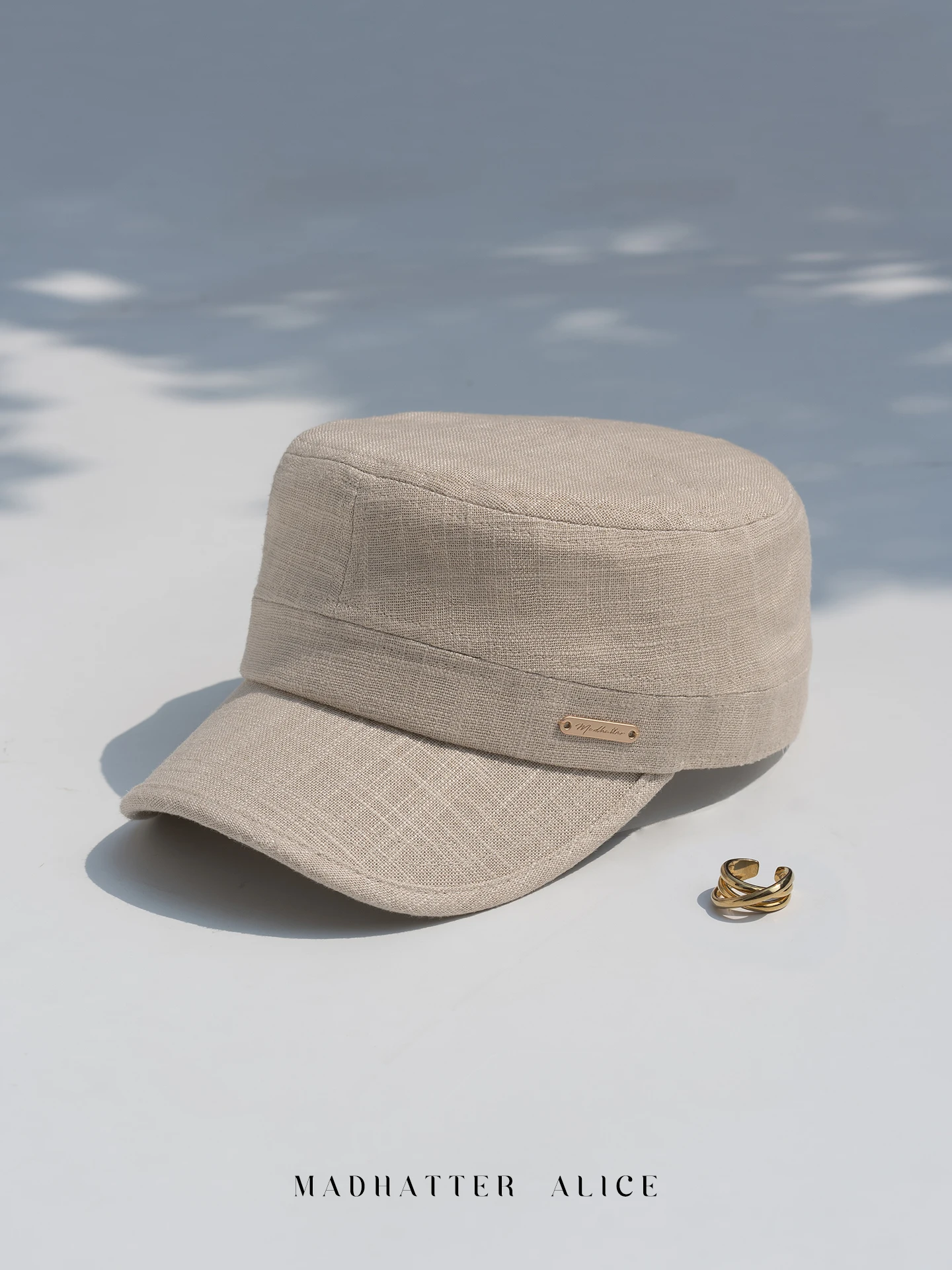 madhatter-アリスリネンフラットトップダックビルハットユニセックス春夏調節可能通気性ファッショナブルな顔痩せ帽子