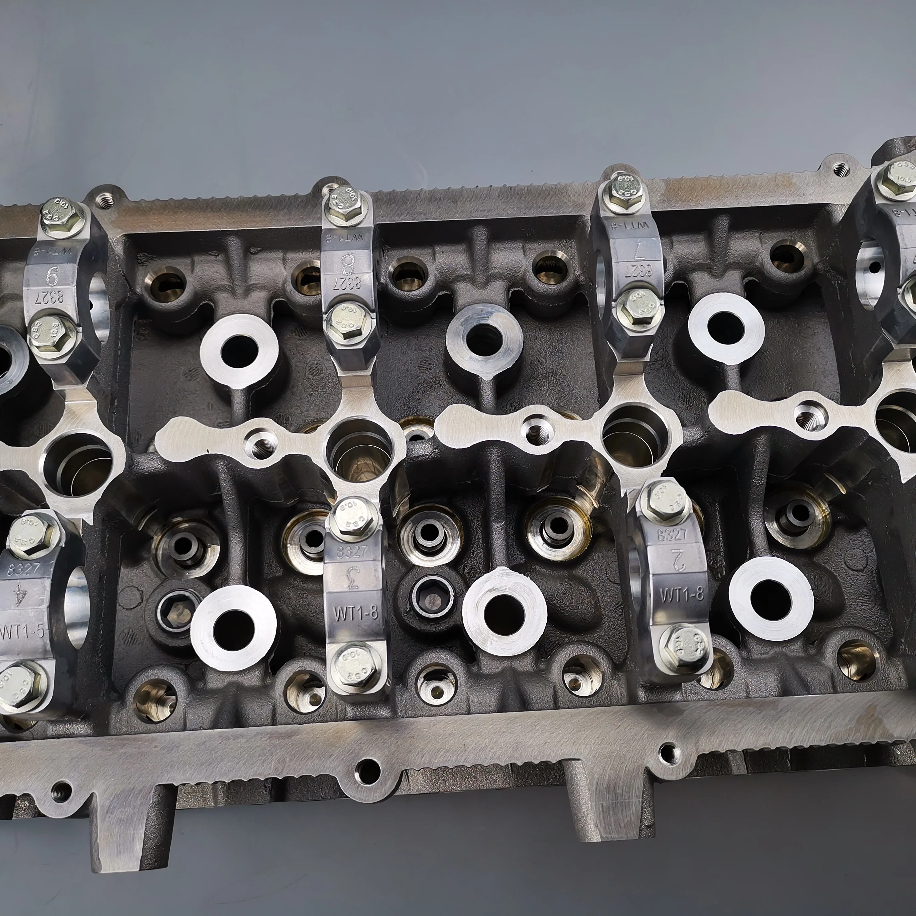 SAIC MAXUS G10 1.9T مكونات رأس الأسطوانة الأصلية 10048066