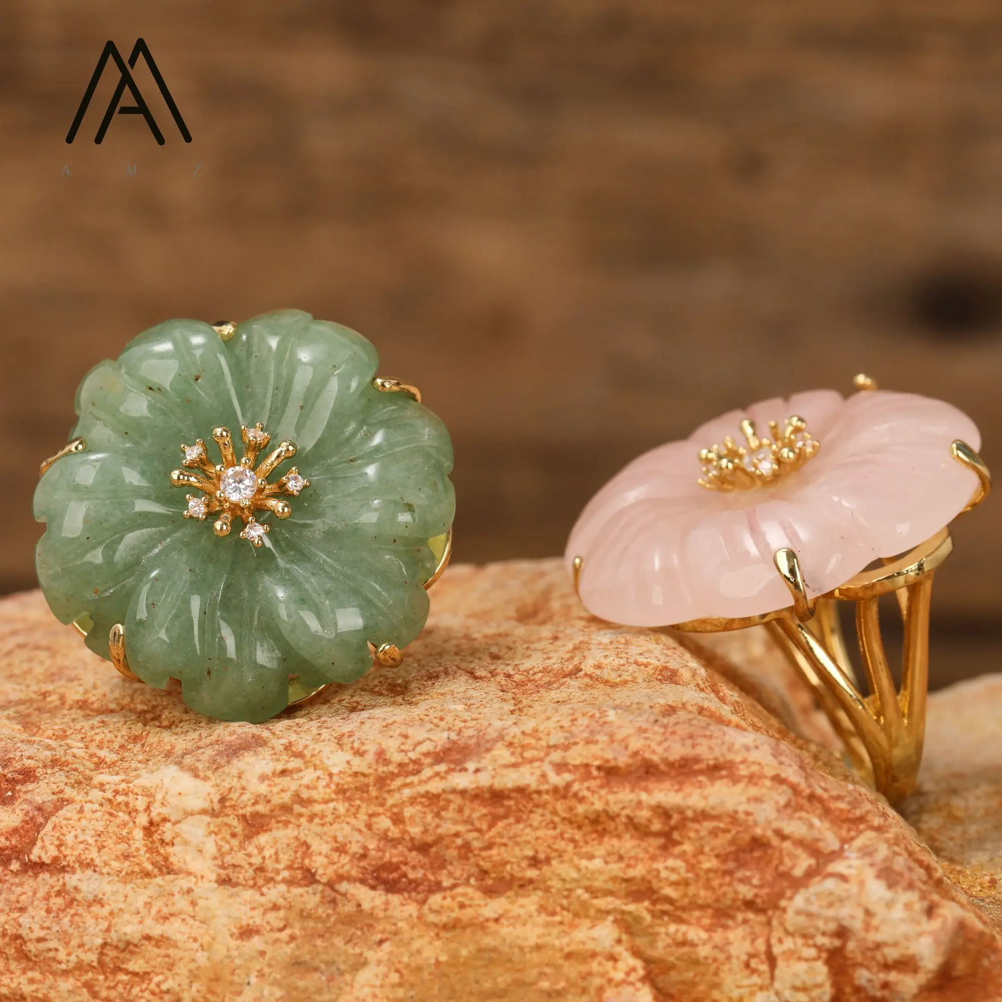 

Green Tourmaline Natural Crystal Ring Flower-Shaped Rose Quartz Ring Copper-Plated Gold Gemstone Jewelry Adjustable for Women