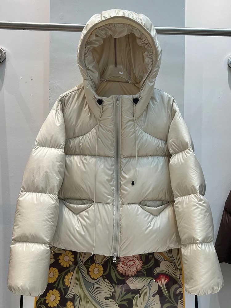 Damska kurtka puchowa z kapturem, stylowa, ocieplana, z wysokiej jakości białego puchu kaczy, krótka, model Parker, na zimę 2025.