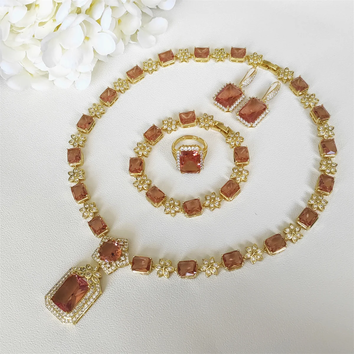 BOCARMAN Schmuckset aus synthetischem, farbwechselndem Diaspor, rechteckiger Ring, Ohrringe, Armband, Halskette, verschiedene Beleuchtungsarten – Detail 8