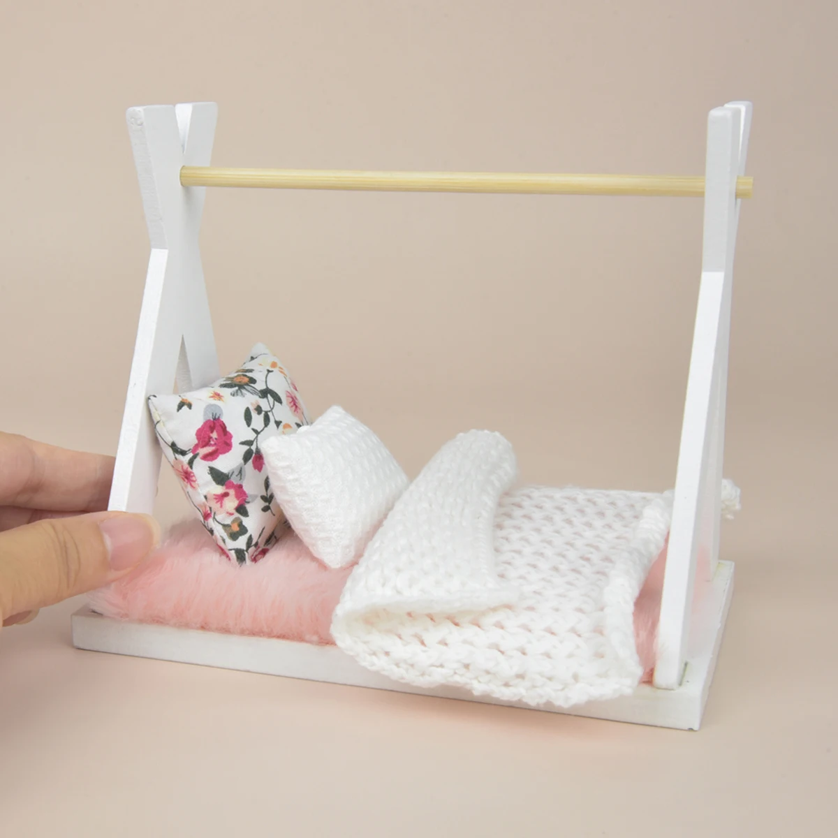 Miniature Furniture 1:12 Wooden Tent Bed with Bedding (2 Colors Available) Mini House Decoration Items