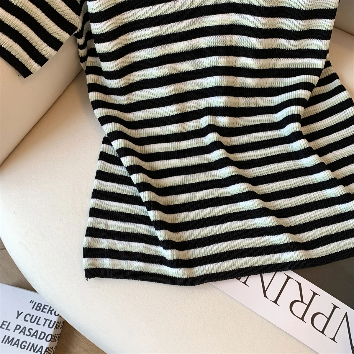 Camiseta clásica Retro de punto a rayas con contraste de colores para mujer, camisetas informales de manga corta con cuello vuelto, Top versátil estilo Koreasn