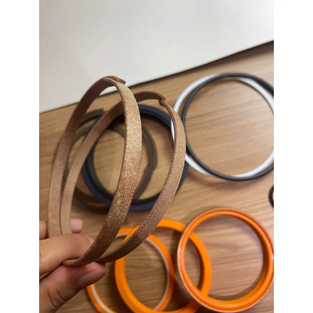 Custom-Made Waterproof Fluorine PTFE Oil Seal for R-200 Excavator Bucket Cylinder Machinery Hydraulics Seal