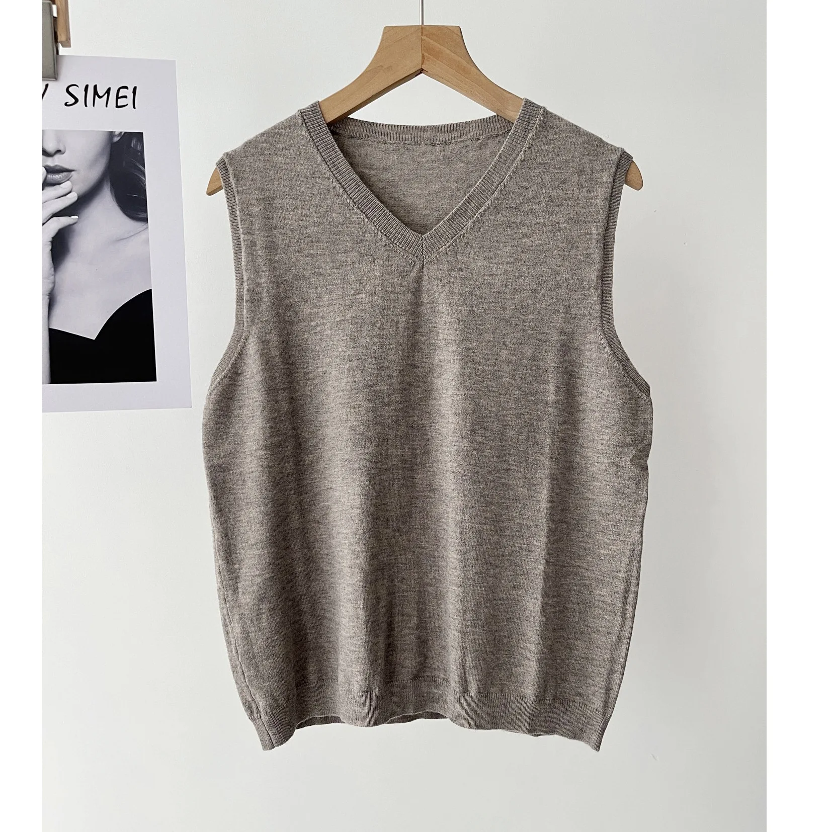 

Женский универсальный пригородный стиль, простой серый вязаный жилет с v-образным вырезом, весна-лето 16а-5906