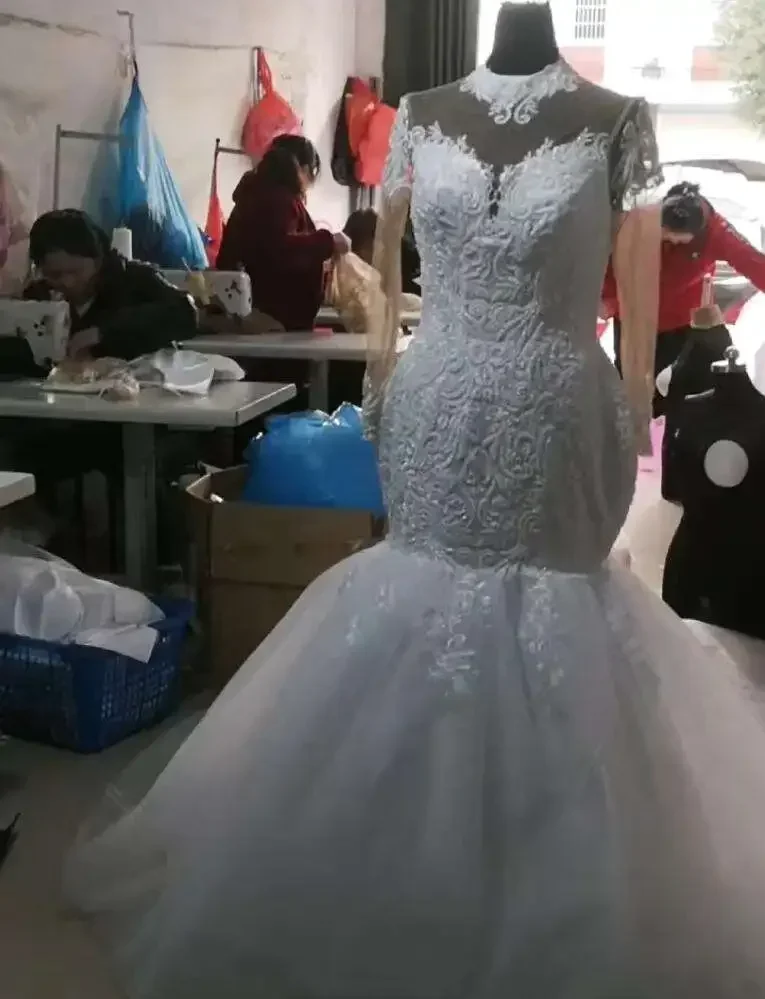 تخصيص تخصيص فساتين زفاف حورية البحر الفاخرة شير كم طويل الرقبة العالية خرز كريستالي ذيل شابيل الزفاف العربية الأفريقية