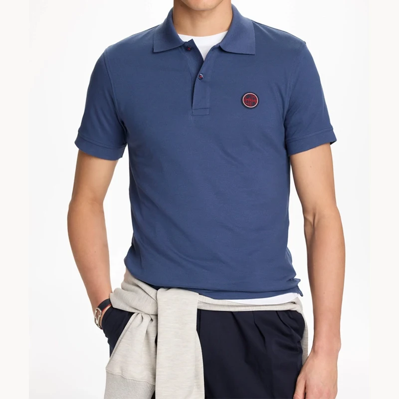 CH Roter Akzent Runder Gummi-Patch Links auf der Brust Premium Piqué Kurzarm-Poloshirt für Herren Schlanke Minimalistische Moderne Lässige Oberteile – Detail 8