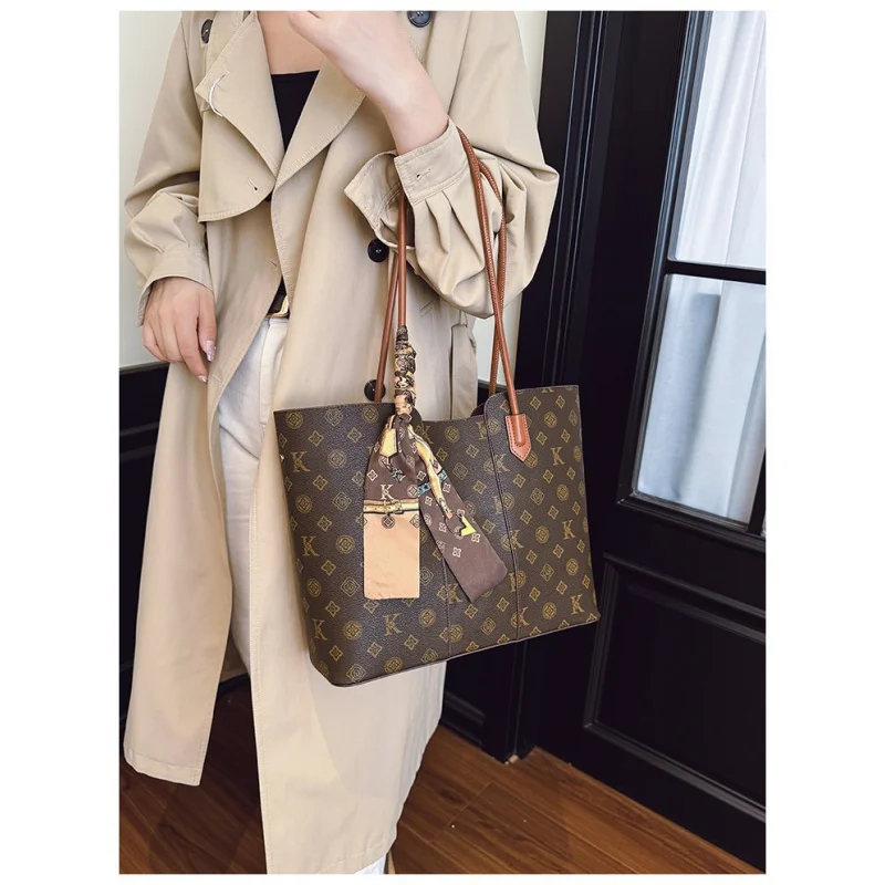 

Fashionable Ladies Crossbody-Bag Crafted From Sun-Patterned Leather Boasting High-End Casual Daily Look