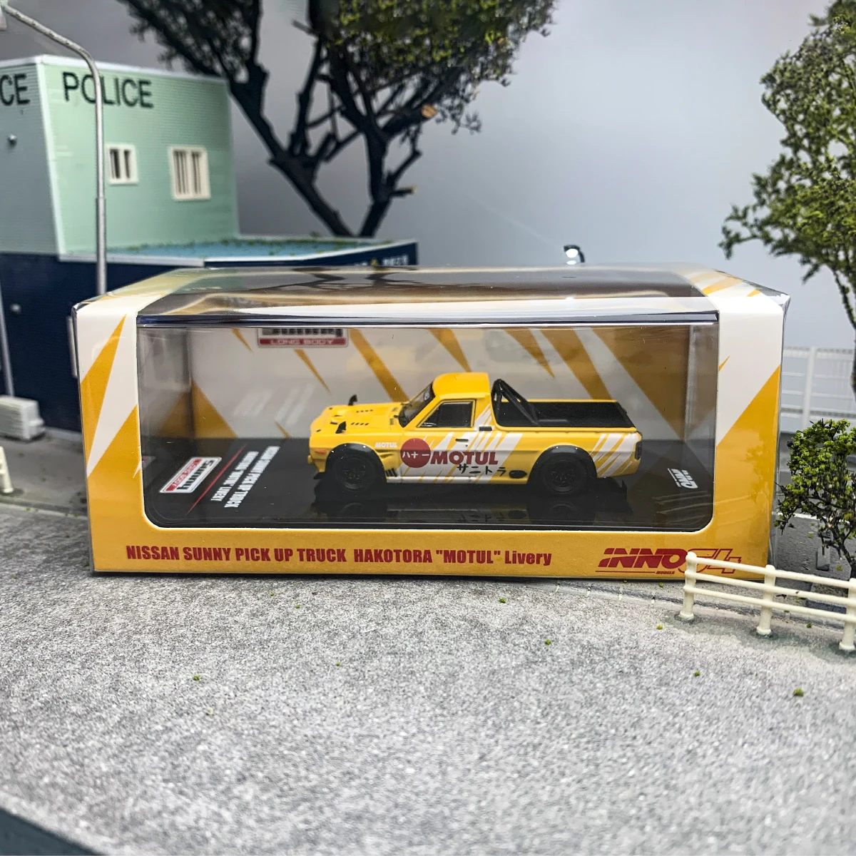 

INNO 1:64 NISSAN HAKOTORA PICK UP TRUCK MOTUL Livery литая под давлением модель автомобиля из сплава, коллекция дисплеев, подарок