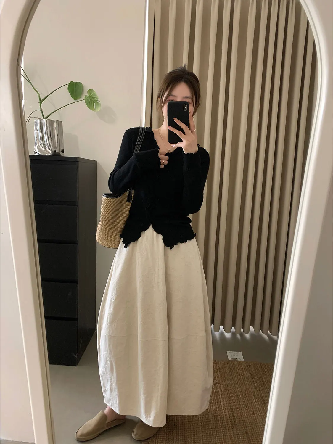 

Chic Korean Sle V-Ne Knitwear Women's Long Sve Soft Wool Blend Comfortable Skin-Friendly Wooden Trim Pullover Top