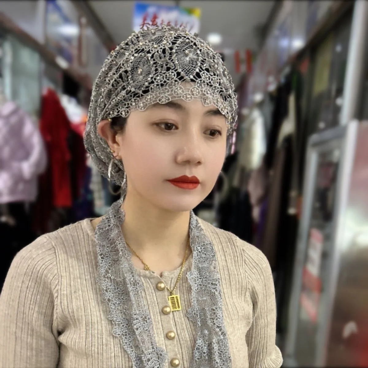 Muslimische Hijabs Frauen Hochzeit Dekoration Schal Mädchen Schal Kopftuch Luxus Quasten Malaysia Gebet Kufi Hut Charmante Spitze