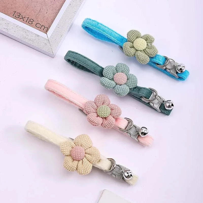 Lovely Cat Collar Adjustable Cartoon Style Soft Plush Flower Collar with Bell Kitten Necklace Small Dog Pet Supplies