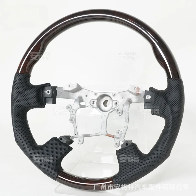 

Подходит для моделей Toyota Crown 2010-2012 годов, руль из персикового дерева с четырьмя спицами, модификация с перфорированной кожаной отделкой для улучшения воздухопроницаемости