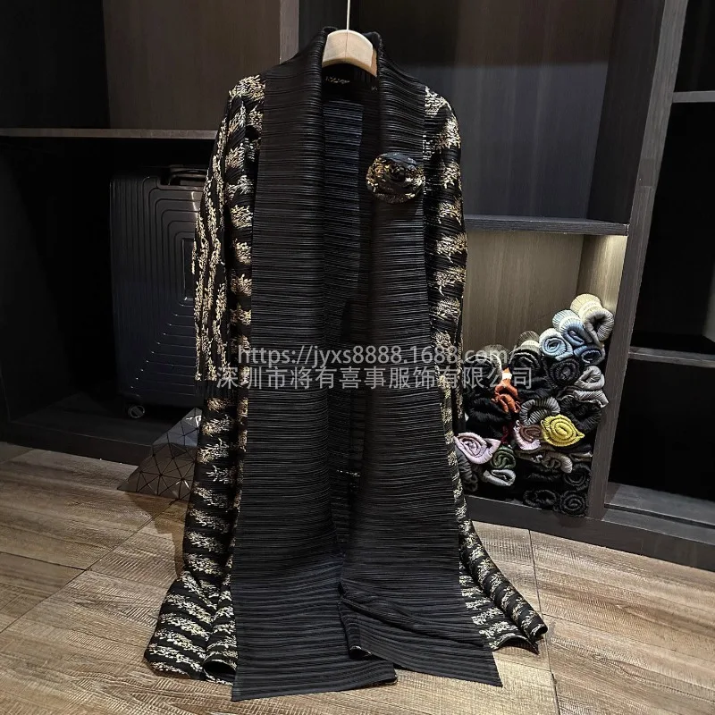 Abaya Miyake Trench plissé 2025 automne à manches longues ample Senior sens plissé chaud or Cape Robe veste mince longue Section
