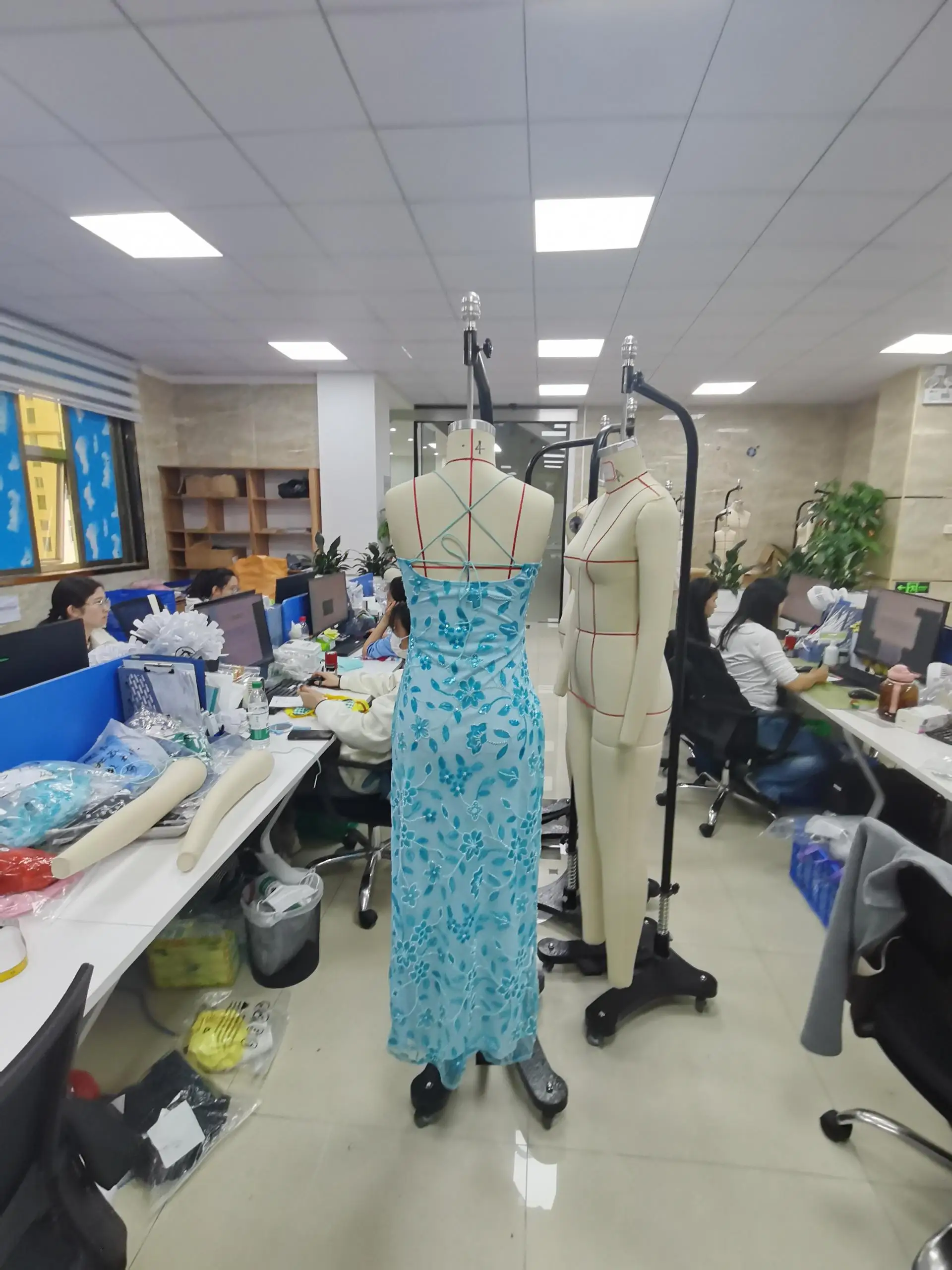 Kobiety Seksowna sukienka z cekinami z koralikami Sparkly Maxi Dress y2k Coquette Square Neck Floral Cami Side Split Glitter Bodycon Long Dress Clubwear