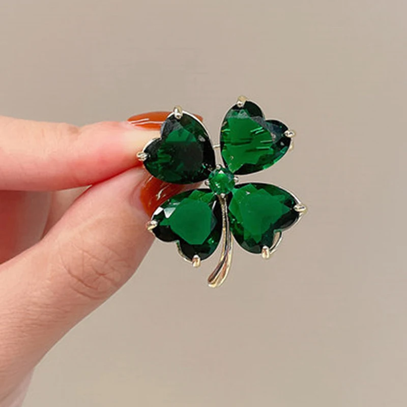 Lucky Four-leaf Clover Brooch French Retro Emerald Corsage Fixed Clothes Pin Buckle Lady Wedding Jewelry Accessories