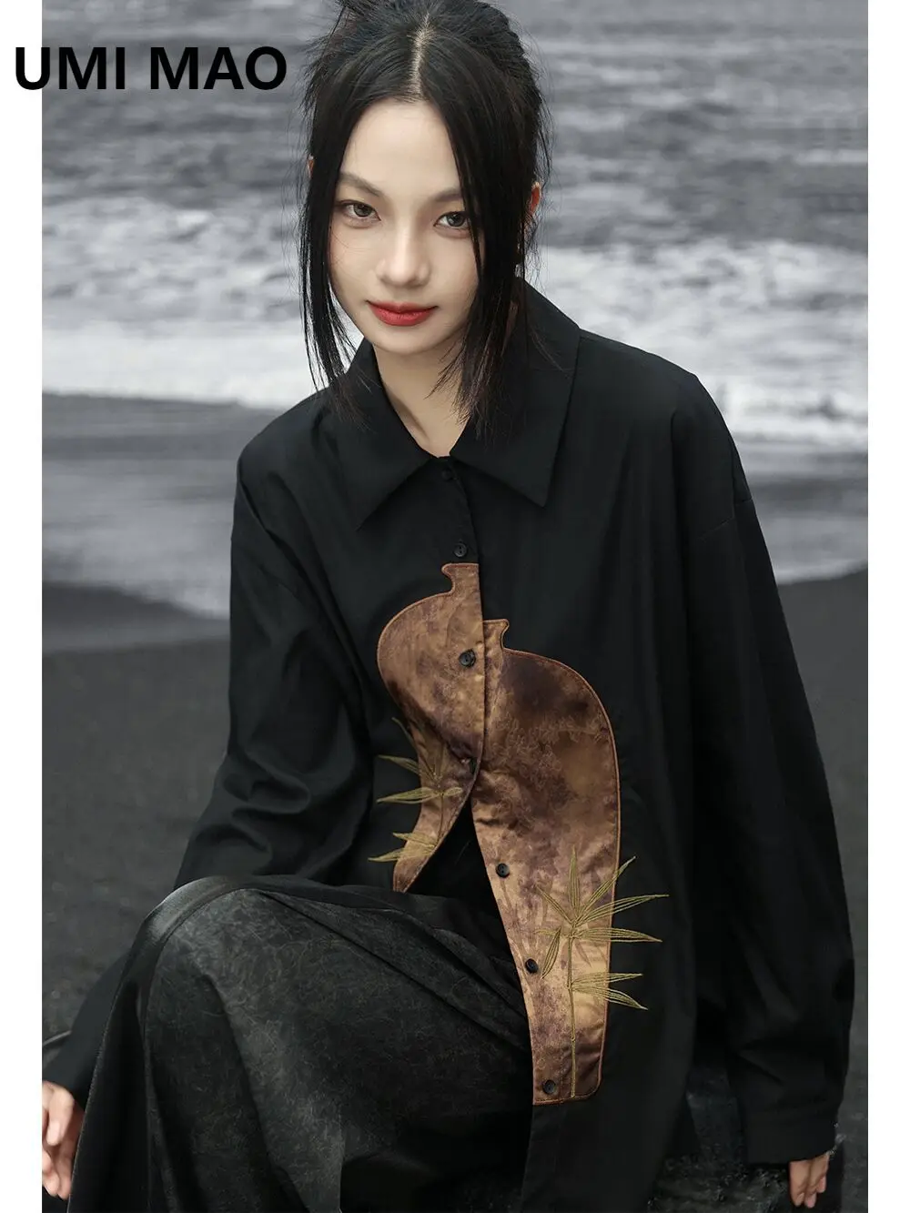 UMI MAO New Chinese Style Black Shirt For Women Retro Plum Bottle Embroidered Versatile Loose Long Sleeve Top Femme Y2K