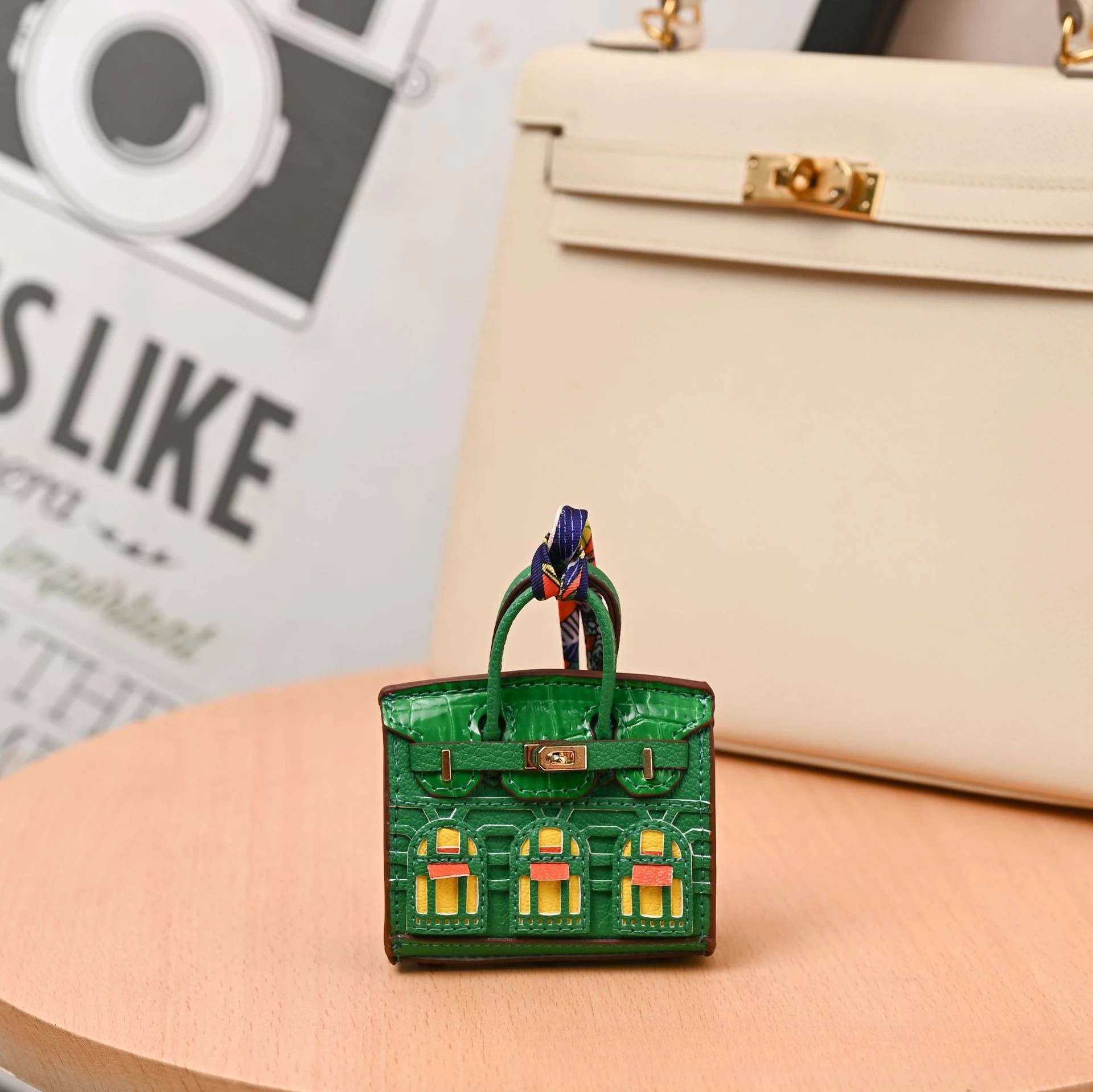 Mini platinum bag small house ornament cute creative hanging decoration small window car keychain earphone pouch