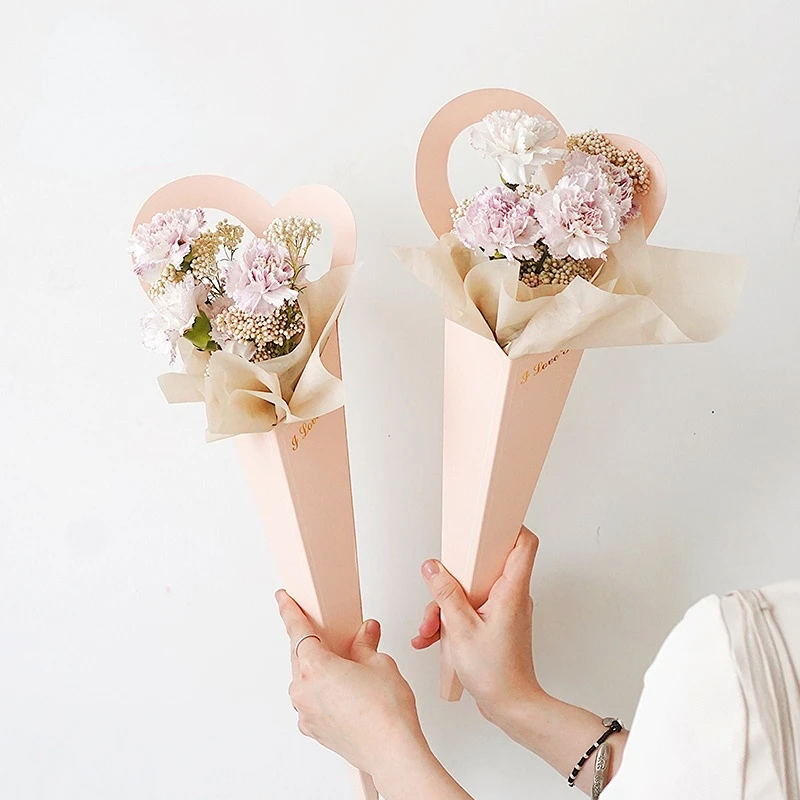 10 Counts Korean Style Cardboard Paper Flower Bouquet Bags Heart Shape Single Flower Sleeve Florist Supplies 7.1 x 18 Inch