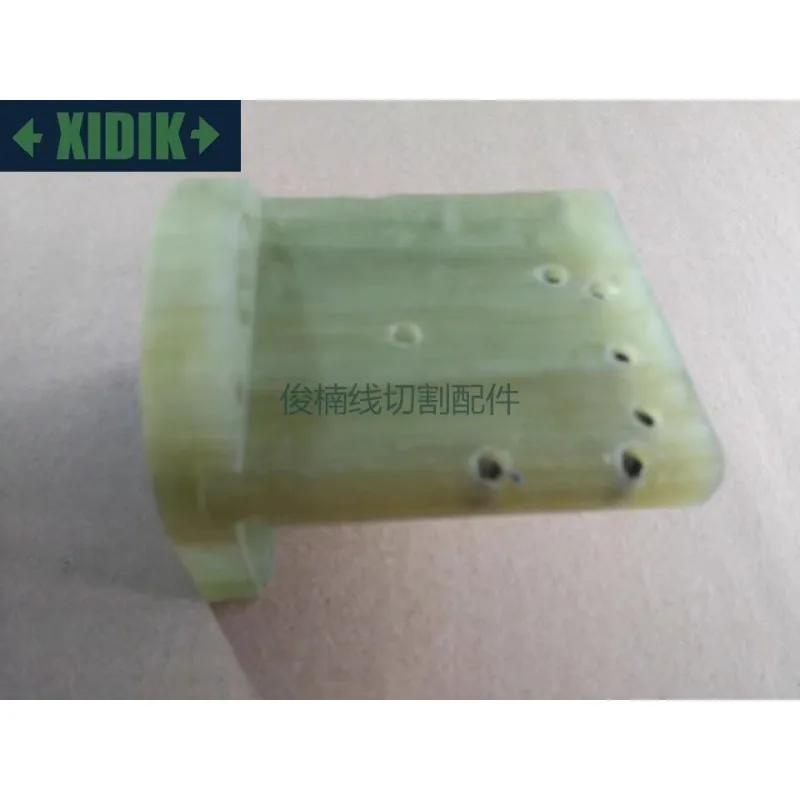 F309 Lower Insulation Board A290-8110-Y761 Fixed Holder for FANUC series MS-WEDM Spare Parts 81X66X52.3
