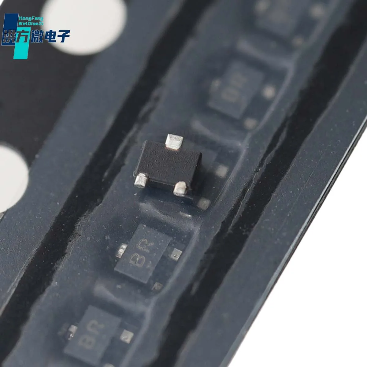 100PCS Origin, General Purpose Small Signal Amplifier/BJT 150mW 50V 150mA NPN VMT3 (SOT-723): 2SC5658T2LR. Marking:BR