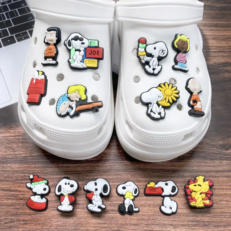 15pcs/set Snoopy Cartoon Shoe Charms Accessories Shoe Decoration Clog Sandal Buckle Children's Holiday Party Gifts