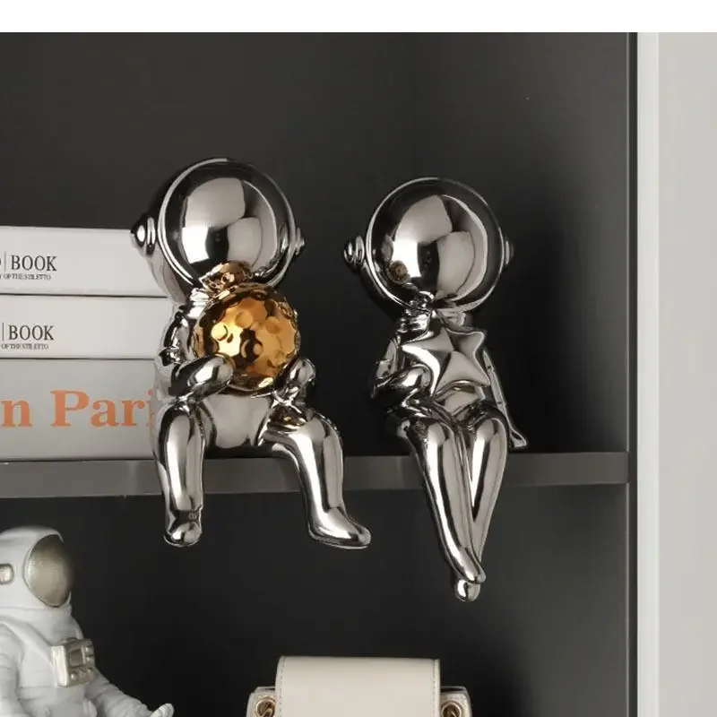 Silver Astronaut Figures Sculpture Ceramic Crafts Desk Decoration Ornaments Living Character Statue Cosmonaut