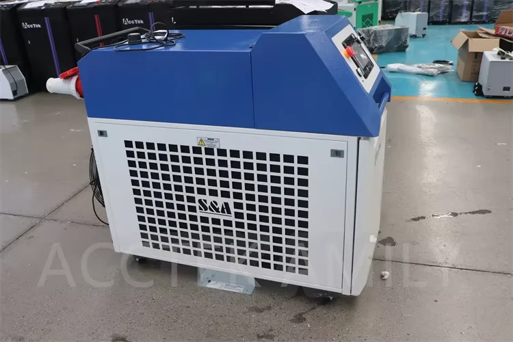 Max Raycus 1000W 1500W 2000W 3000W Cw Fiber Laser Generator Mobile Handheld Metal Laser Welding Cleaning Machine Price