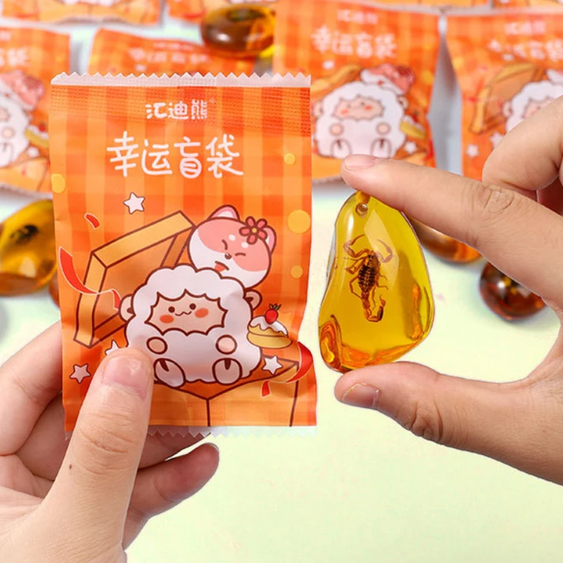 Surprise Amber Blind Bag Scorpion Crab Butterfly Bee Insect Amber Pendant Insects Hand Crafts Gift Children's Educational Toys