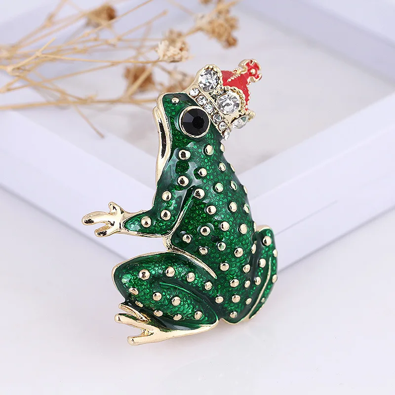 Green Cartoon Enamel Frog Prince Brooches For Women Man Animal Fairy Tales Rhinestone Casual Office Party Brooch Pins Jewelry