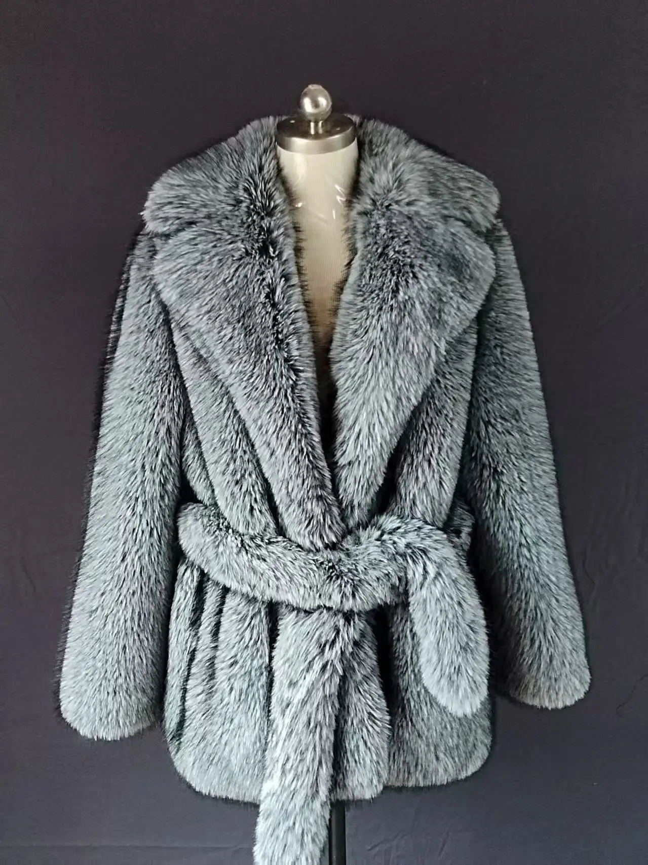 2025年新作 レディース ファーコート おしゃれ かっこいい 女性用アウター エレガントなアニマルスキンジャケット