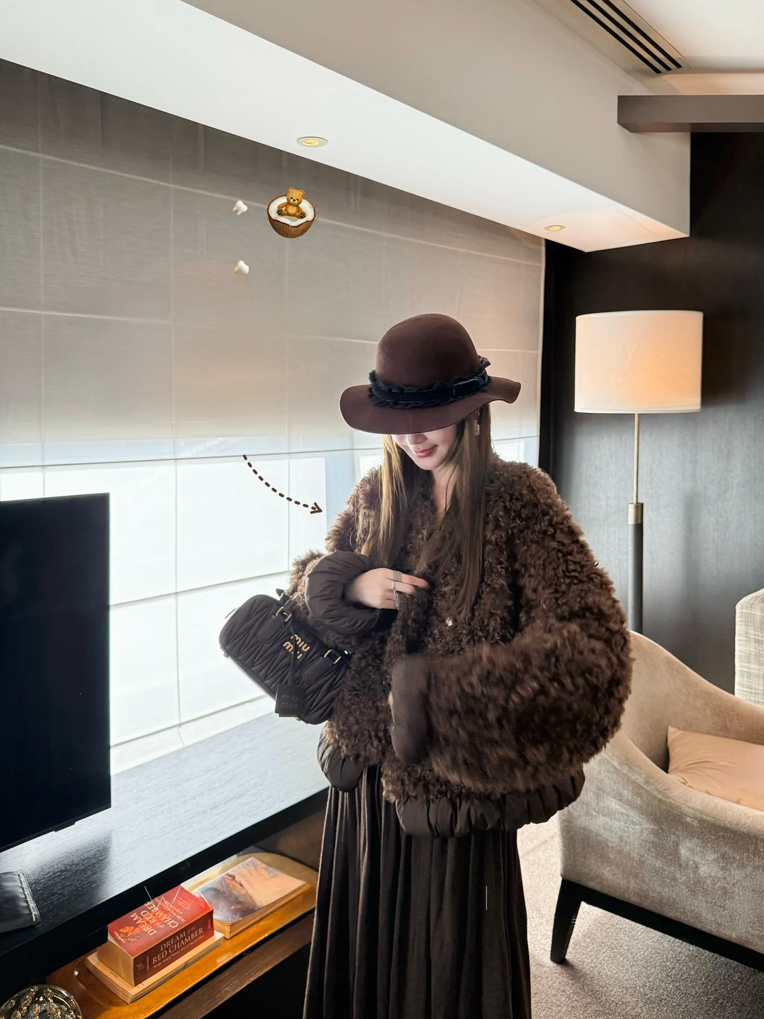 

Qian Meixi Women's Loose down Jaet with Du Feather Patchwork Soft Fur Scarf Warm Casual Sle ort Coat for Winter