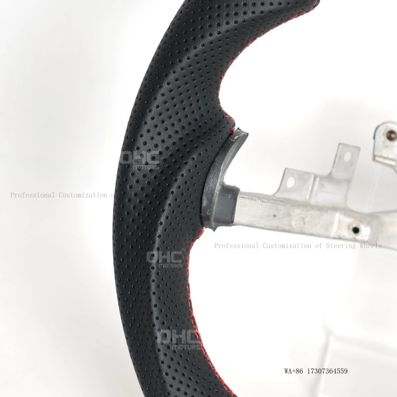 Hot-selling exclusive product suitable for Chevrolet Corvette C6 07 model full-leather car steering wheel modification view 6