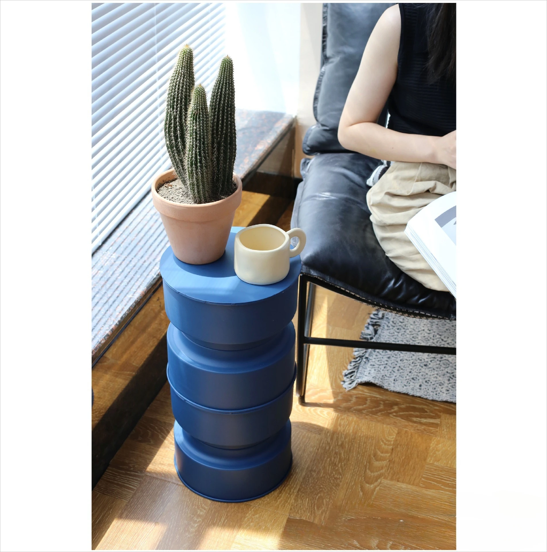 

Hee house, Исландия, синий край, подставка для цветов, диван, металл, скандинавский простой арт-дизайн, гостиная, угловой столик из кованого железа