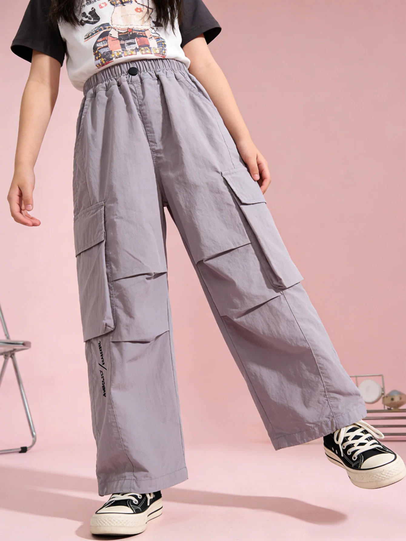 

Детские светло-фиолетовые брюки-карго YMGN с эластичной резинкой на талии, повседневные широкие брюки с несколькими карманами и буквенным принтом для мальчиков и девочек