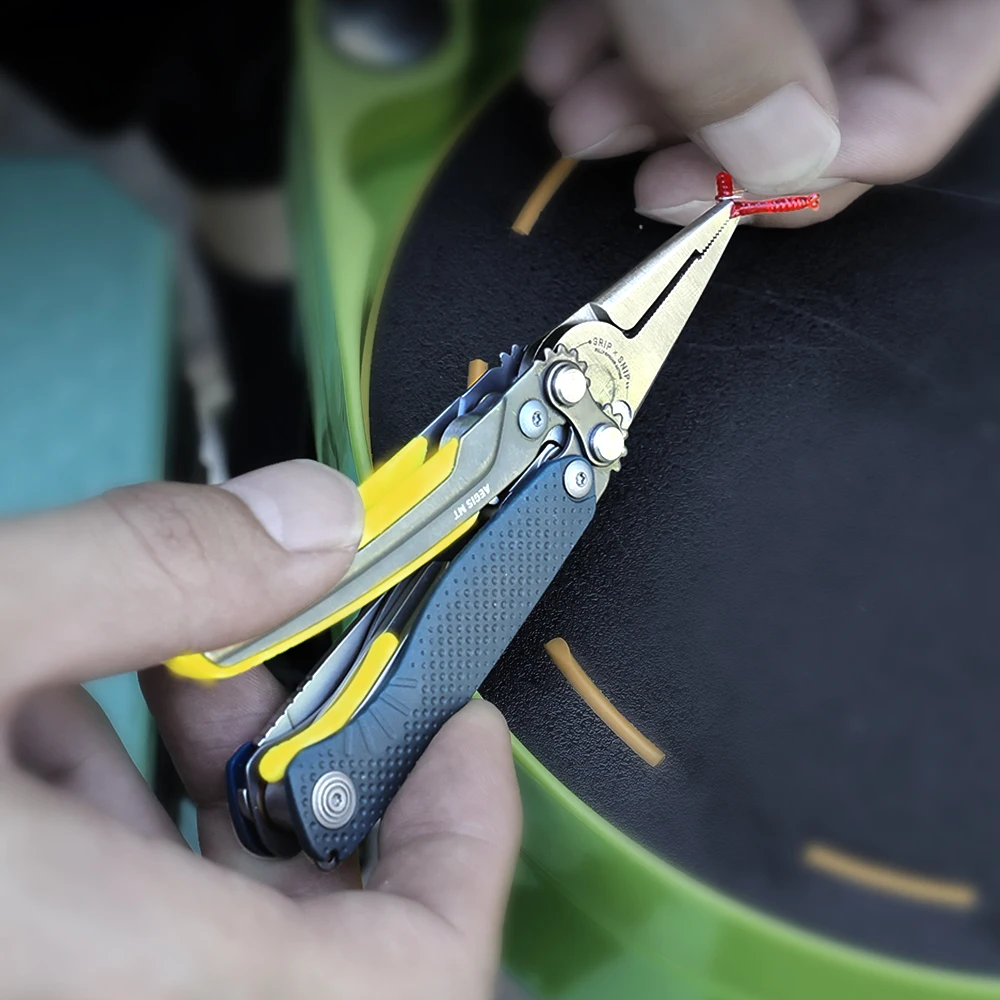 SOG 5 Tools Mini Compact Multi-tool Folding Fishing Pliers Lightweight Small EDC Hand Tool Pocket Knife Outdoor Camping Supplies