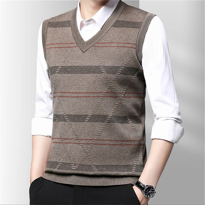 

Men's Fashion Horizontal Grain V-neck Sleeveless Sweaters Vest Lined with Comfort Autumn and Winter Vest