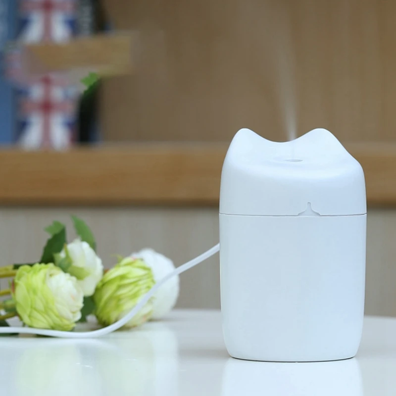 เครื่องทำความชื้นแบบใหม่น่ารักสำหรับสัตว์เลี้ยงเครื่องพ่นละอองน้ำเวอร์ชันนักเรียนเครื่องพ่นละอองขนาดเล็ก USB ตั้งโต๊ะแบบเงียบสำหรับเป็นของขวัญ