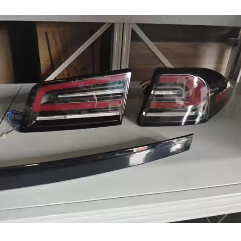 New Style Taillight Assembly for Tesla Model S 2014-2025 Modified Brake Lamp Turn Signal Reversing Light Tailgate Trim