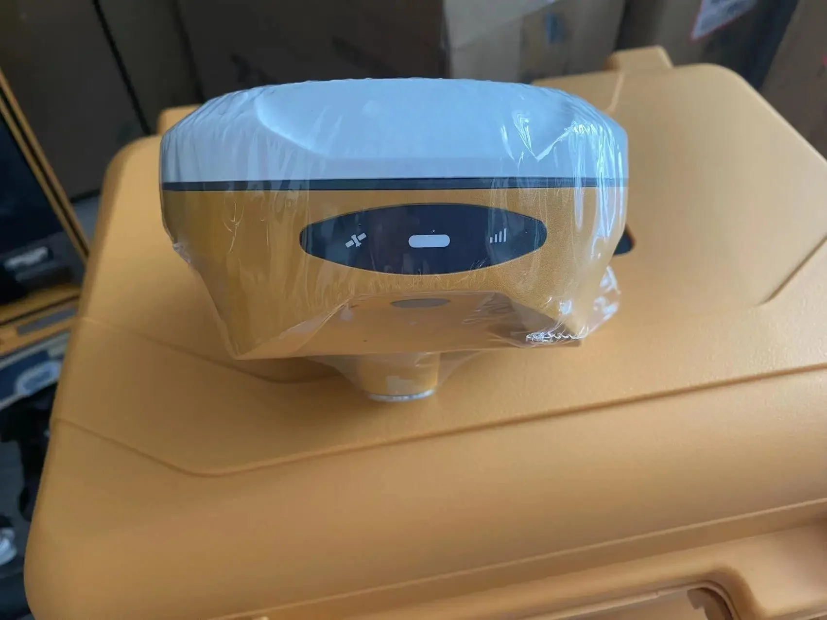 Qiaz Best Quality Industry Leading Multi Constellation Hi-Target Gnss Receiver V200 V300 V500 Measuring Device